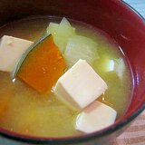 カボチャと絹豆腐のお味噌汁